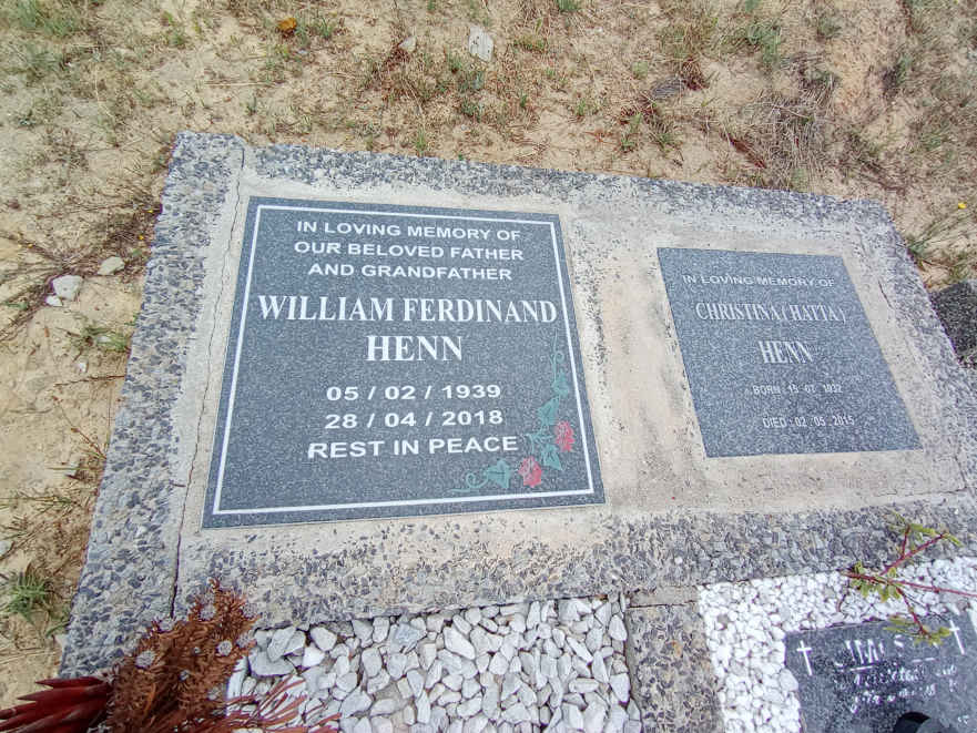 HENN William Ferdinand 1939-2018 & Christina 1932-2015