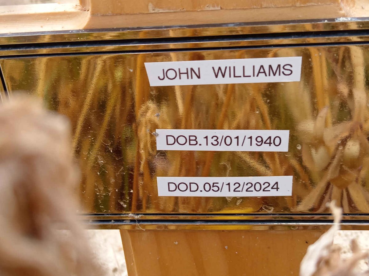 WILLIAMS John 1940-2024