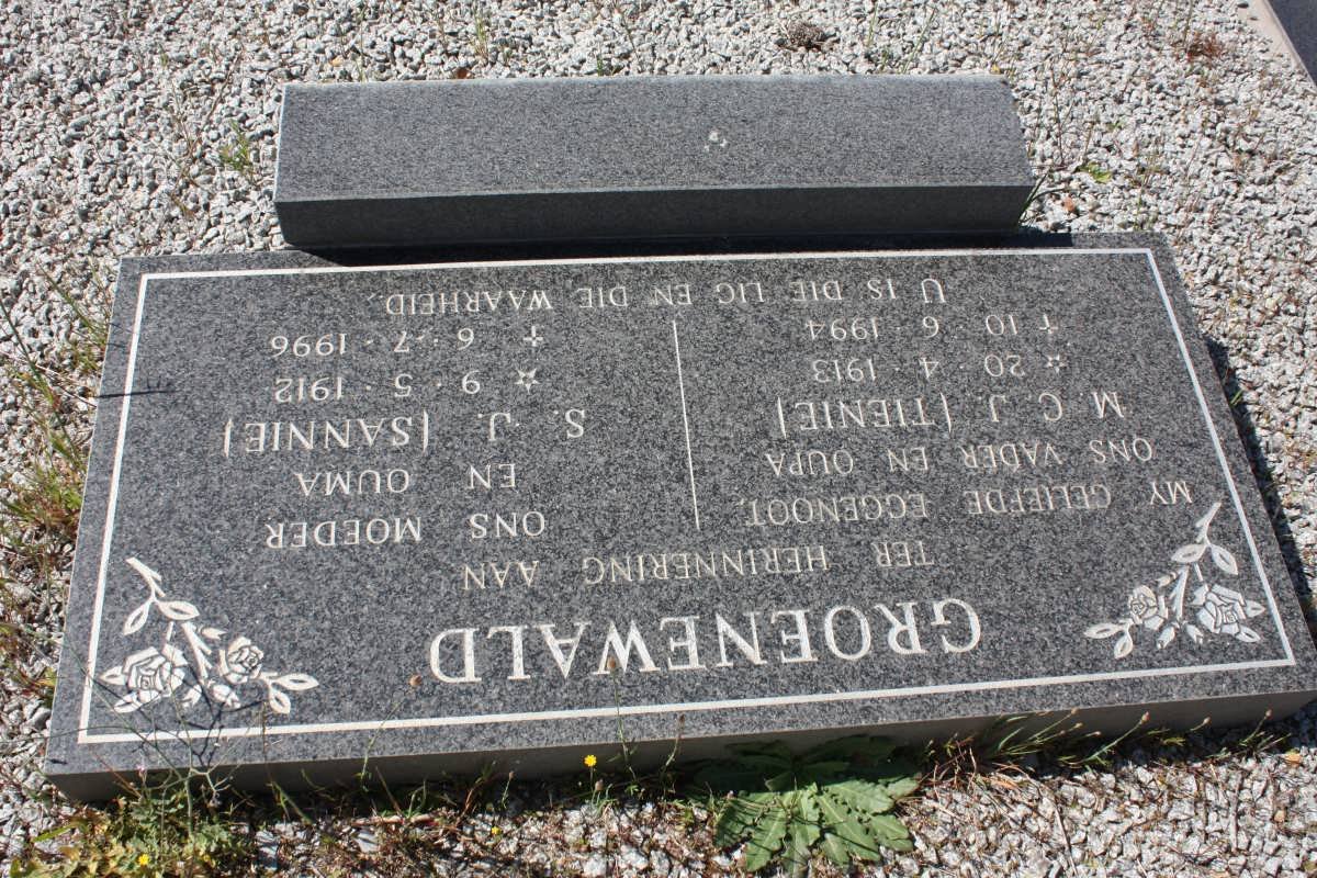 GROENEWALD M.C.J. 1913-1994 &amp; S.J. 1912-1996