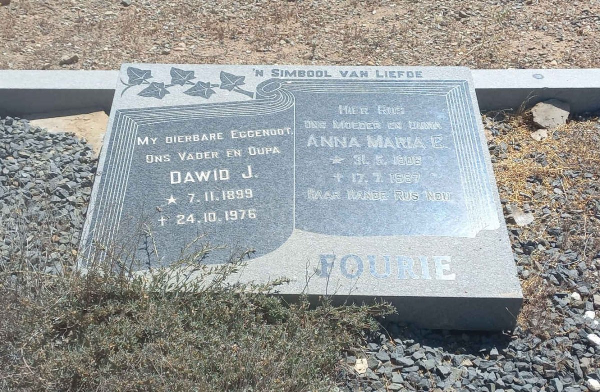 FOURIE Dawid J. 1899-1976 & Anna Maria E. 1906-1987