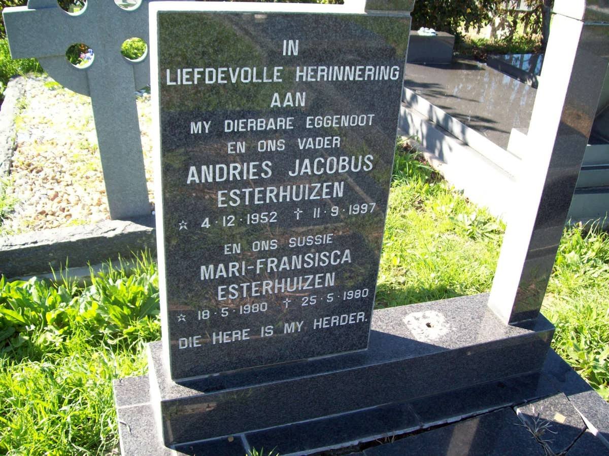 ESTERHUIZEN Andries Jacobus 1952-1997 :: ESTERHUIZEN Mari-Fransisca 1980-1980