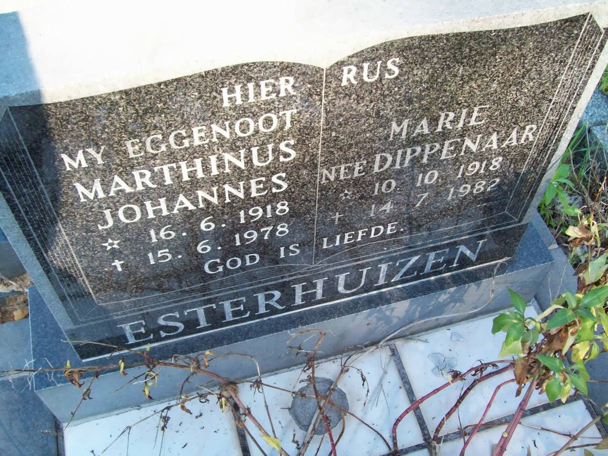 ESTERHUIZEN Marthinus Johannes 1918-1978 &amp; Marie DIPPENAAR 1918-1982