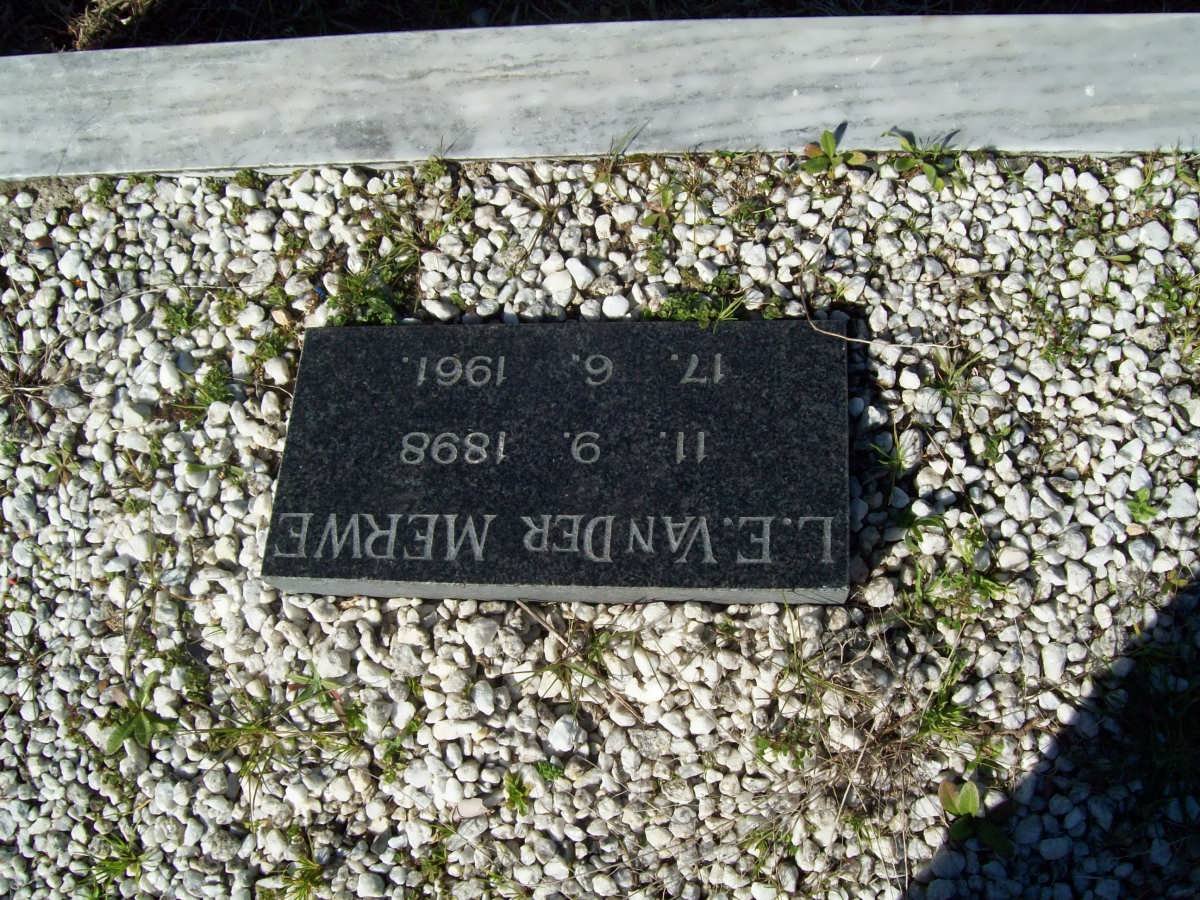 MERWE L.E., van der 1898-1961